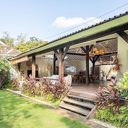 4 Bedroom Villa - Kerobokan Семіньяк Екстер'єр фото
